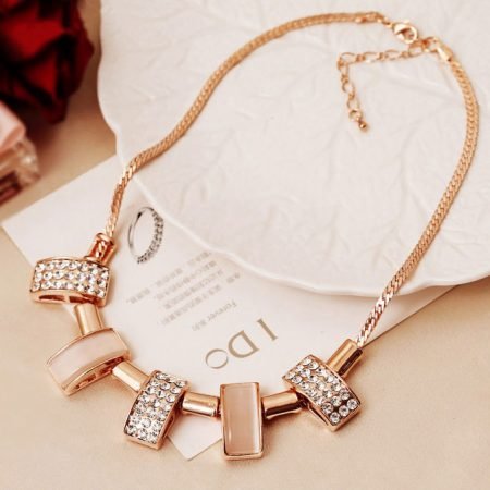 Rosegold Necklace with diced opal.