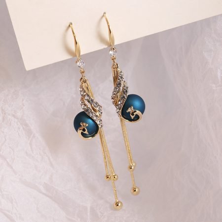 Peacock Pearl Ball Earring