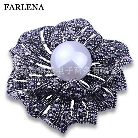 Oxidize big flower brooch with pearl