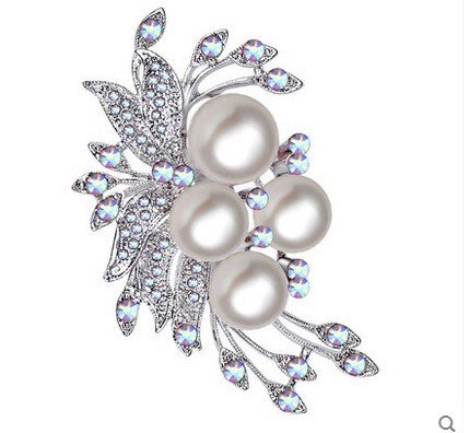 Floral Brooche With Pearl