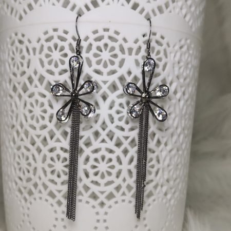 Oubi Yabi metal tassel flower earring