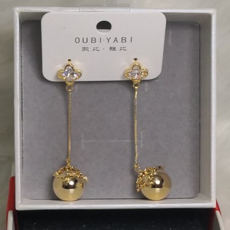 Oubi Yabi ball pendulam earring