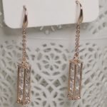 Oubi Yabi Rhinestone pendulam earring