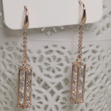 Oubi Yabi Rhinestone pendulam earring