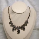 Oubi Yabi Gorgeous green moss stone necklace
