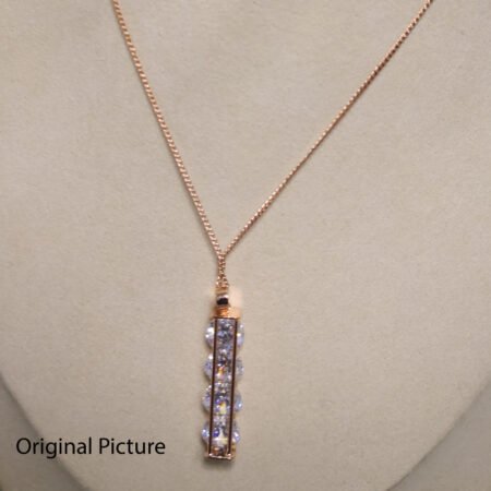 Oubi Yabi rhinestone pendulam slim necklace