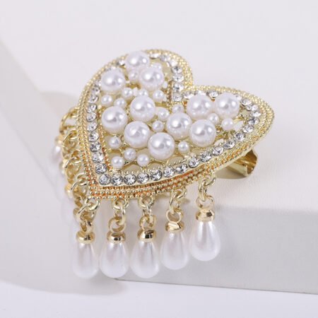 Heart shaped pearl brooches with rhinestone