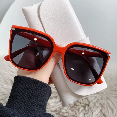Retro style light frame sunglass for teens