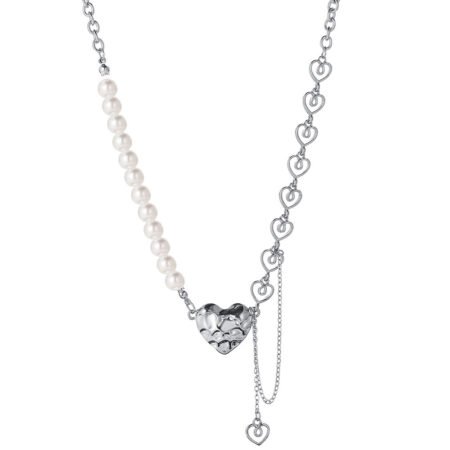 Creative necklace with pearl and heart pendant