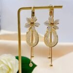 Floral hanging needle earrings