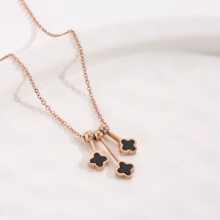 Multi pendant clover necklace