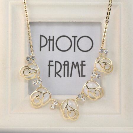 Oubi yabi tulip clavicle necklace