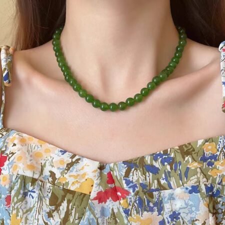 Green pearl bead light luxury necklace only