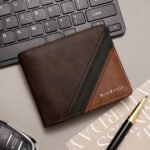 Men's short wallet with stripe corner